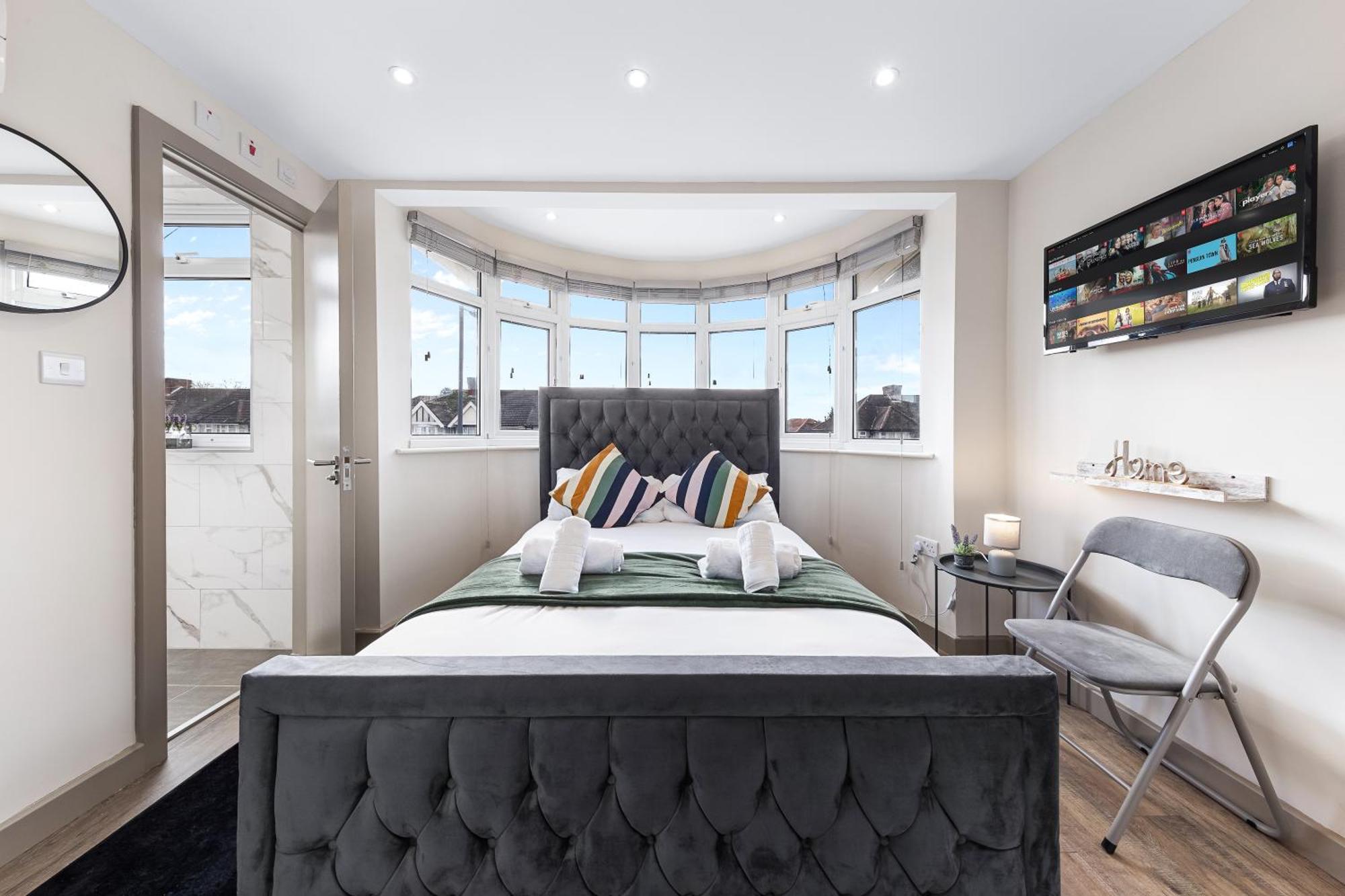 Serviced Ensuite Modern Studio - Sleeps 2 - Near Wembley Stadium - Good Transport Link To Central London - Harrow Ha3 Hatch End 외부 사진