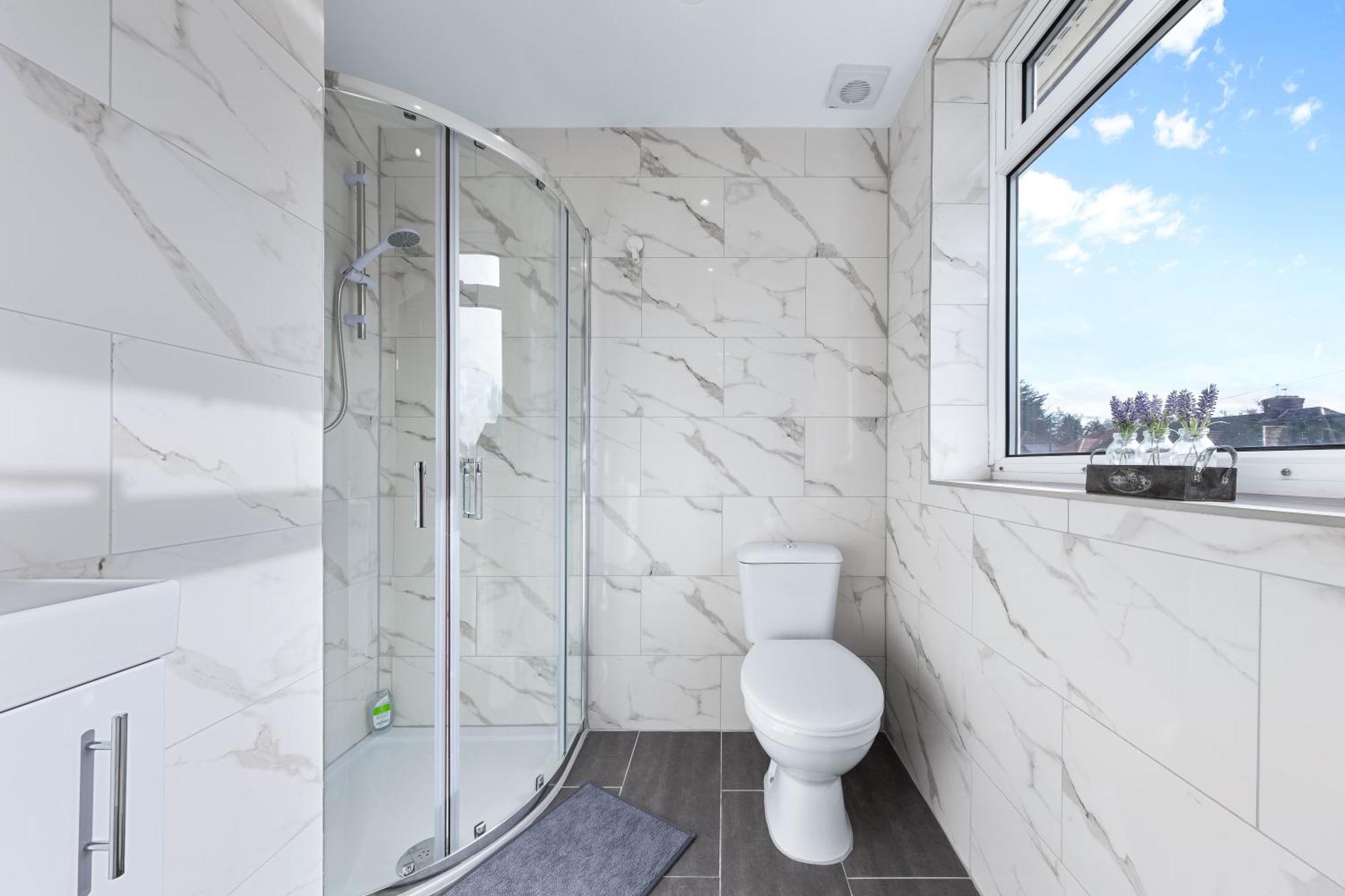 Serviced Ensuite Modern Studio - Sleeps 2 - Near Wembley Stadium - Good Transport Link To Central London - Harrow Ha3 Hatch End 외부 사진